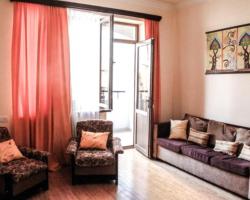 Ginosi Basics Yerevan Apartel