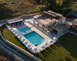 Niriides Luxury Villas