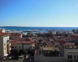 2, 3 and 4 bedroom sea view Forville Apartments 5 mins from the Palais