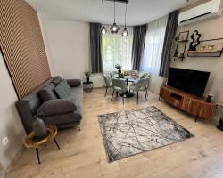 Maple Tree Budget Apartments