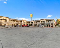 Super 8 by Wyndham McAllen-Downtown-Airport-LA Plaza Mall