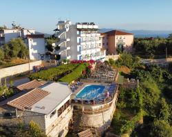 Itaka Hotel Lukova
