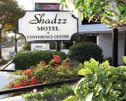 Shadzz Motel