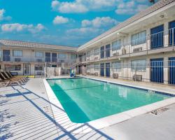 Motel 6 Fort Worth, TX East