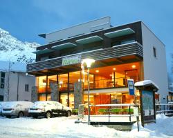 Bed & Breakfast Hostel Nives