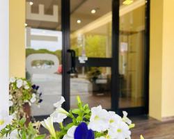 Hotel Benaco Mavras