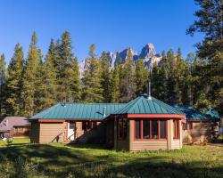 HI Castle Mountain - Hostel