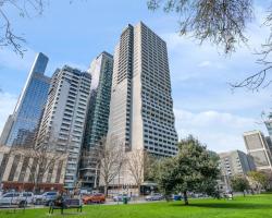 Oaks Melbourne on William Suites