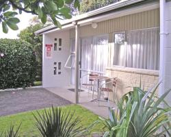 Oakura Beach Motel