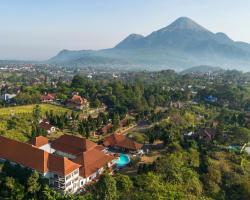 Royal Hotel and Villas Trawas
