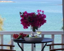 Roussos Beach Hotel