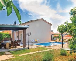 Cozy Home In Pula With Kitchen