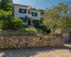 Cozy Apartment In Porozina With Wifi