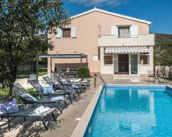 Nice Home In Prugovo With Jacuzzi