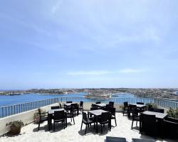 Grand Harbour Hotel