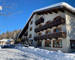 Hotel Lares