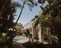 Caza Beach Guesthouse