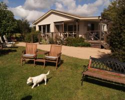 Emerald Hills Cottage