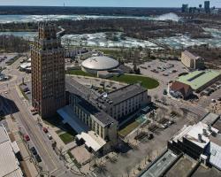 Quality Hotel & Suites At The Falls