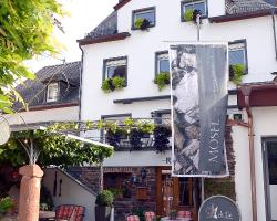 Wein- und Gästehaus M. Bai