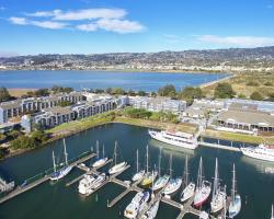 DoubleTree by Hilton Hotel Berkeley Marina