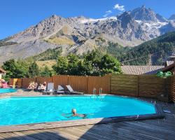 Mountain Lodge in Alps-chez Philippe, Panoramic-Village, Renting, view over Glaciers