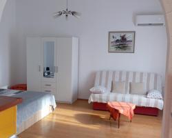 Studio Bella