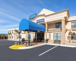 Travelodge by Wyndham Perry National Fairgrounds Area I-75