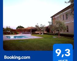 Il Casale degli Ulivi - Agriturismo - TENIMENTI LEONE
