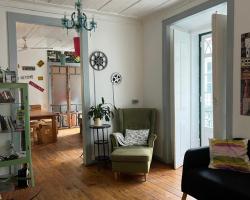 Alface Hall Hostel & Bar