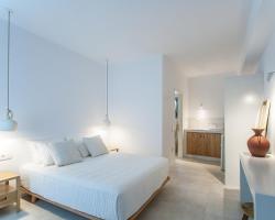 Paris Studios & Apartment