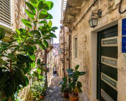 Two Friends Dubrovnik Palace