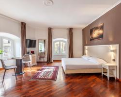 Inn Rome Rooms & Suites