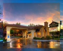 University Park Inn & Suites