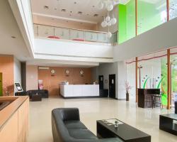 Urbanview Hotel Asyra Makassar