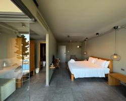 Centric Place Hotel
