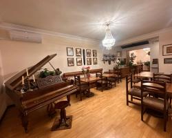 Hin Yerevantsi Hotel