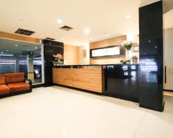 OYO 1729 I-shine Hotel