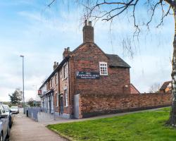 OYO Tamworth Arms Boutique Pub & Hotel