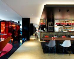 citizenM Schiphol Airport