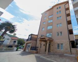 Azzuro apartments Budva