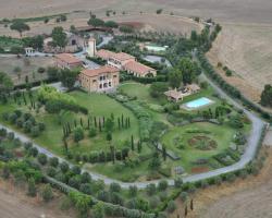 Casale DI Tormaggiore Villa And Country Suites