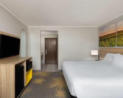 Days Inn & Suites by Wyndham Kansas City - Royals Stadium