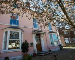 Maenllwyd Guest House