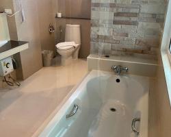 Green Hotel and Resort