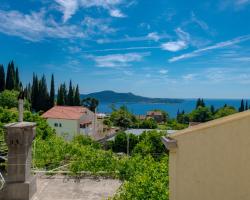 Radovčić Apartments and Rooms