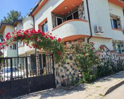 АПАРТАМЕНТ ЗА ГОСТИ "Момчил''