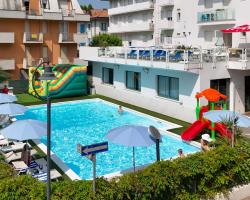 Nautilus Hotel Family