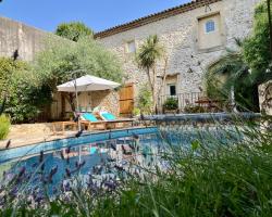 La Maison Des Autres, piscine chauffée, chambres d'hôtes, proche d'Uzès, Nîmes, Pont du Gard, Alès