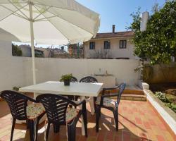 Two-Bedroom Apartment Pula near Sea 1
